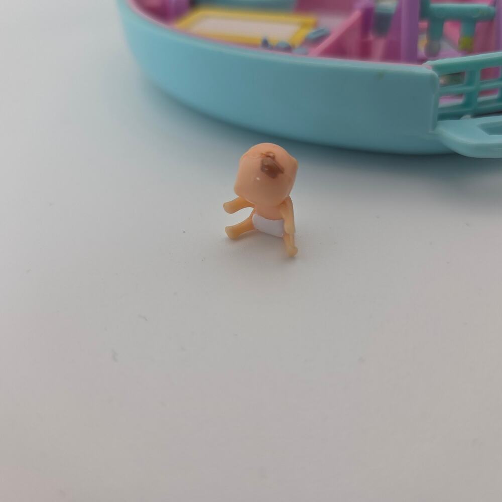 Vintage 1994 Polly Pocket Bluebird Babytime Fun Compact + 1 Baby Figure - Picture 2 of 8